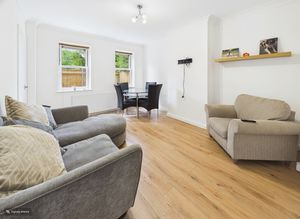 LIVING ROOM- click for photo gallery